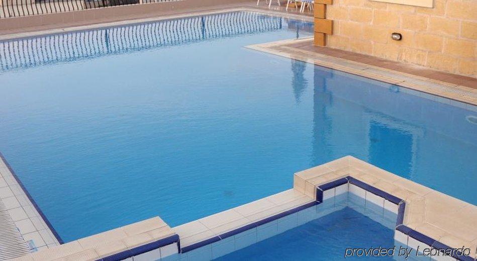 Soreda Hotel Qawra Esterno foto