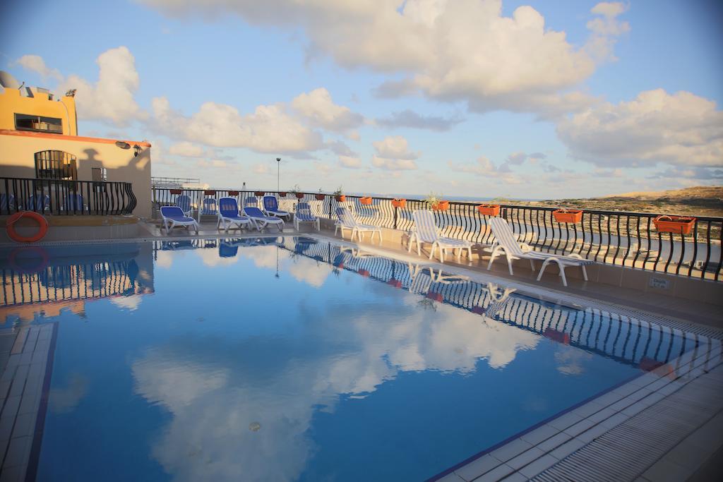 Soreda Hotel Qawra Esterno foto