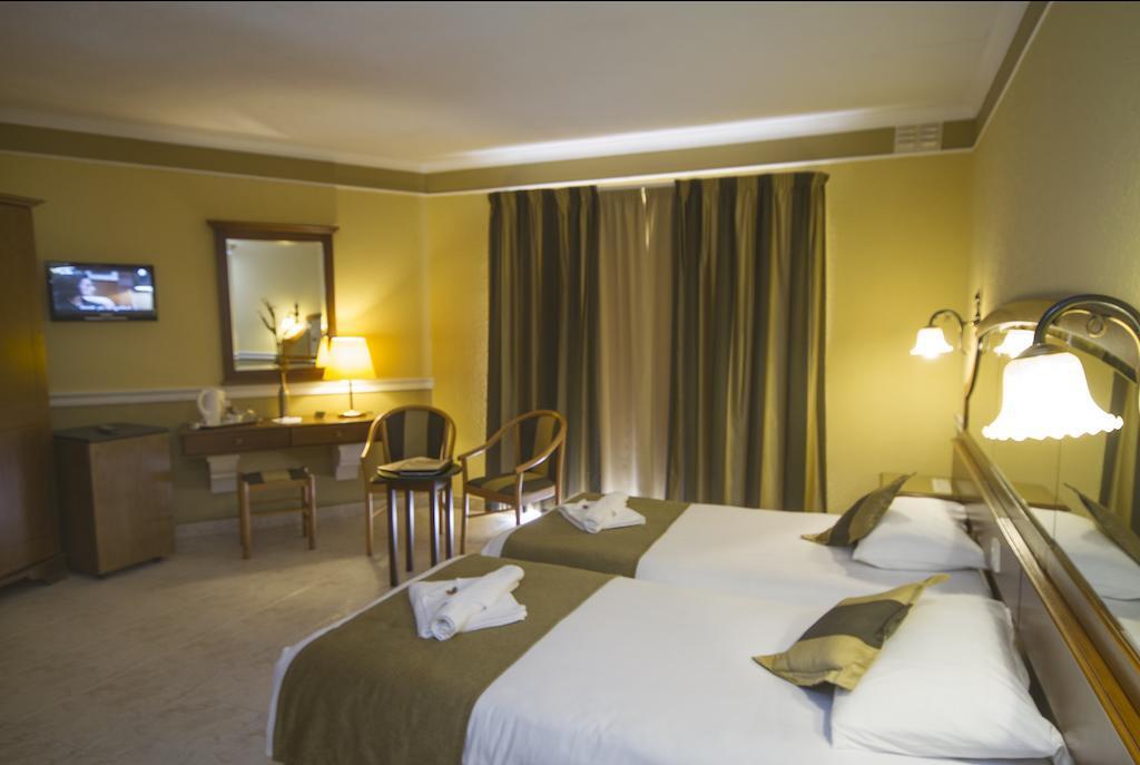 Soreda Hotel Qawra Esterno foto